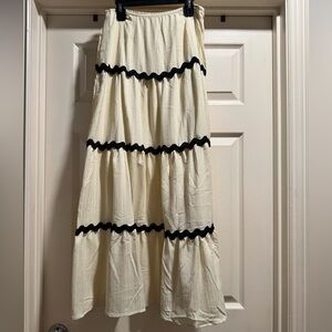 SHEIN Elegant Cream and Black Ric-Rac Skirt Size Medium